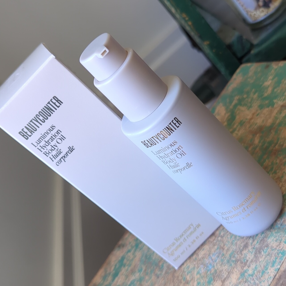 BEAUTYCOUNTER I BRAND NEW IN BOX 100 ml  Luminous Hydration Body Oil